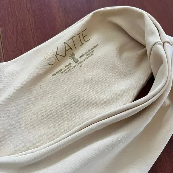 Skatie• ‘Mandi’ Bikini Bottoms in BUTTERCUP
